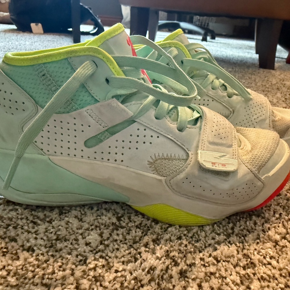 Zion Youth Basketball Shoes